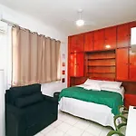 Studio Muito Pequeno E Barato Em Copacabana